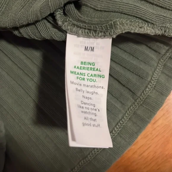 NWOT Aerie Ribbed Button-Up sweater - Picture 4 of 5